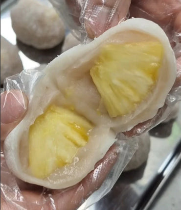 (Suradang) Whole Pineapple Mochi 420g